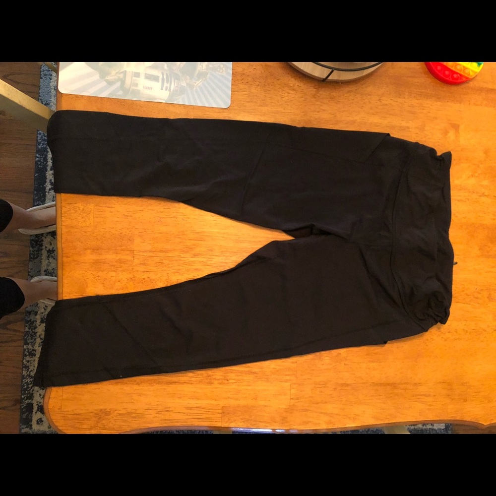 Size 8 black lululemon
